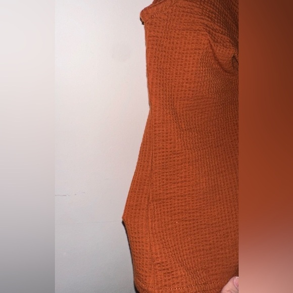 Rust Sleeveless Top - Picture 4 of 4